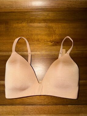 Skims Seamless Wireless Nude T-Shirt Bra - Soft Light Beige- 30D